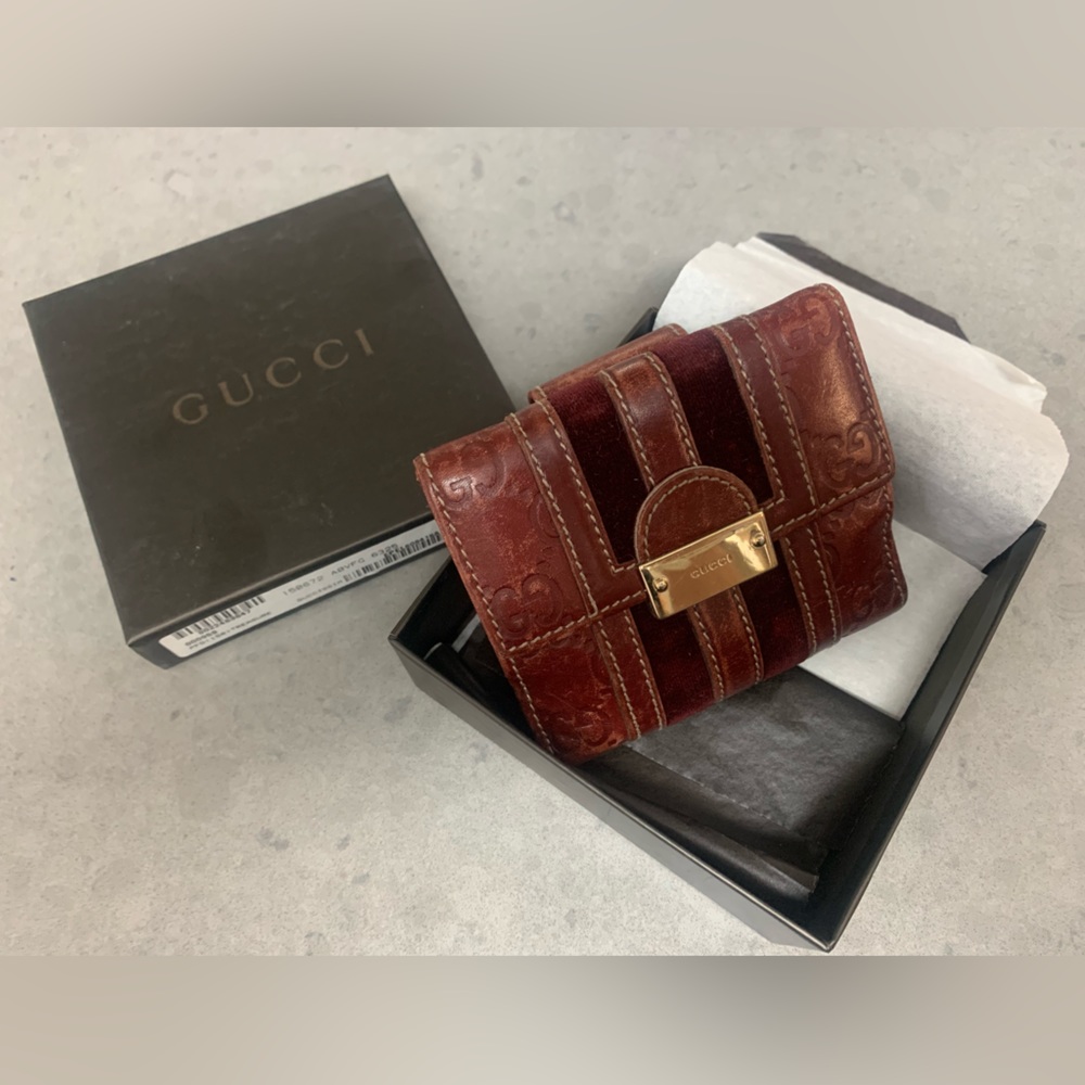 Gucci wallet burgundy red suede leather
